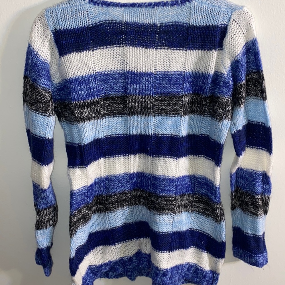 Sweater - Picture 4 of 4